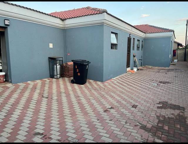 3 BEDROOM HOUSE FOR SALE IN DAWN PARK